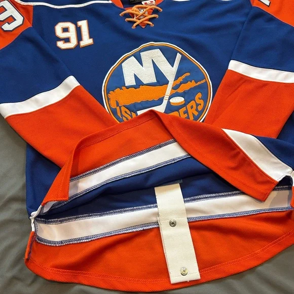 Authentic Vintage Reebok / NHL / New York Islanders Jersey - Picture 3 of 11